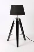 Wiinback lille bordgulvlampe. Gulvlampe på trefod Denne vare er sat til omsalg under nyt varenummer 4383844