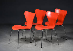 Arne Jacobsen. Fire 7er stole, model 3107 4