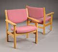 Hans J. Wegner 1914 - 2007. Et par armstole. 2