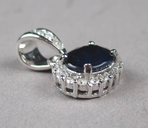 Safir- og diamantvedhæng