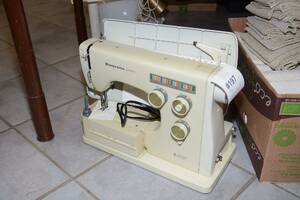 Symaskin Husqvarna 2000