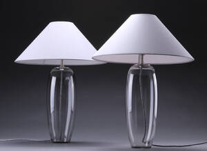 Et par Holmegaard Grace bordlamper med hvide skærme 2