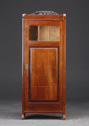 Bogskab i mahogny. Starten af 1900-tallet.