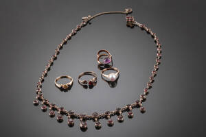 Samling sølv og guldsmykker 5