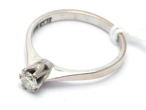 Enstensring med diamant
