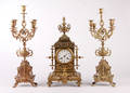 Urgarniture, bestående af kaminur og et par kandelabre. Ca. 1900. 3