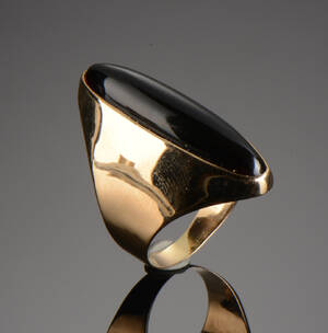 Cocktailring af 14 kt med onyx. 