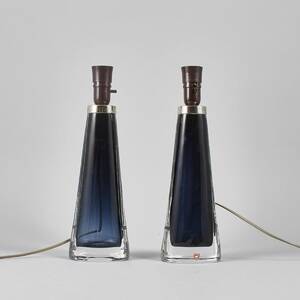 Bordslampfötter, Ett par