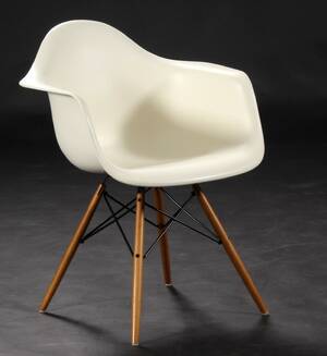 Charles Eames. Armstol, model DAR