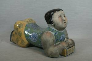 Orientalisk figurin, liggande kvinna