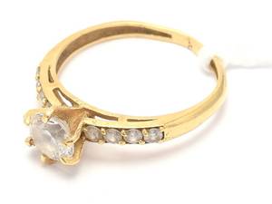 Ring med stenar