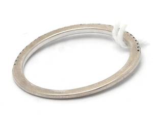 Ring i vitguld