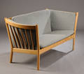 Erik Ole Jørgensen 1927-2002. To-pers. tremmesofa