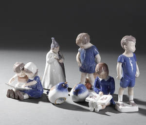 Kgl.P. og BG. Samling figurer af porcelæn. I sort. 7