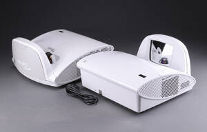 Optoma. Projektorer, model EW675UTI 2