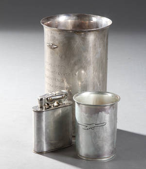 Samling sølvdele 2 præmiebægre og 1 lighter 3