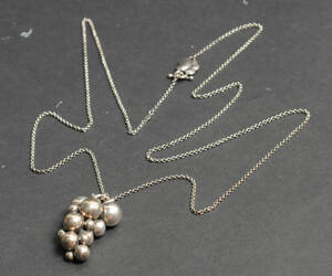 Georg Jensen, Moonlight Grapes, halskæde med vedhæng