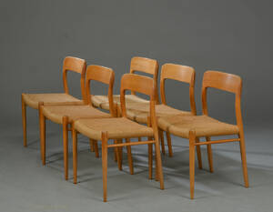 Niels O. Møller. Seks stole af egetræ, model 75. 6