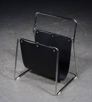 Tidsskrift-avisholder, stål med sort kunstlæder Denne vare er sat til omsalg under nyt varenummer 4346966