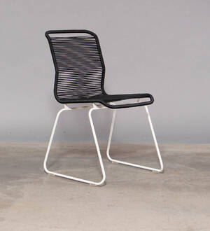 Verner Panton. VP ONE stol i farven Black hvidlakeret stel.