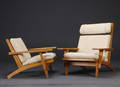 Hans J. Wegner, 1914-2007 Par lænestole af eg, model GE-375 2