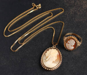 Halskæde og ring med camé, 8 og 14 kt guld, 2
