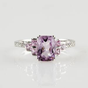 Ring 14 k vitguld kunzit safirer