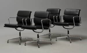 Charles Eames. Sæt på fire Soft Pad armstole, model EA-208 4