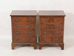 BYRÅAR, 2 st, 4-lådiga, England, 1900-talets andra hälft.