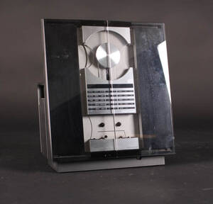 Bang  Olufsen. BeoSound Ouverture