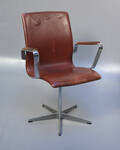 Arne Jacobsen. Oxford kontorstol med armlæn, model 3271