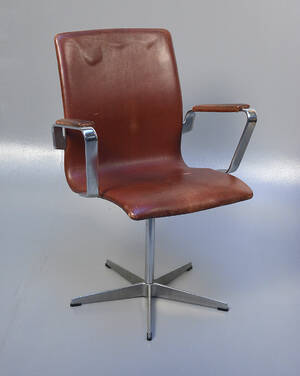 Arne Jacobsen. Oxford kontorstol med armlæn, model 3271