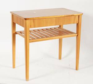 Bord med en låda, 195060-tal
