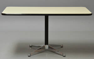 Charles og Ray Eames. Contract Table