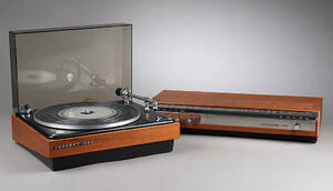 Bang Olufsen. BeoGram 1000 og BeoMaster 1000 2 Denne vare er sat til omsalg under nyt varenummer 5099299