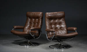 To lænestole med mørkebrunt læder 2