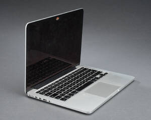6588 - Macbook Pro, model A1502, uden harddisk. Denne vare er sat til omsalg under nyt varenummer 4964020