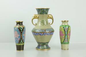 URNA, samt vaser, cloisonné, 2 st