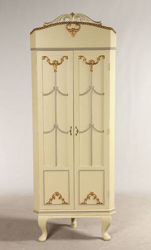 Hjørneskab af bemalet træ