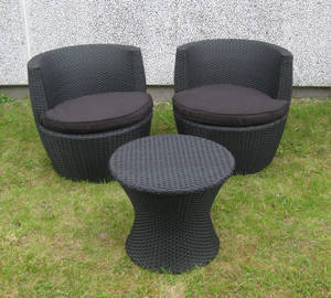 Havemøbelsæt i sort polyrattan - Model Nina - Bord  2 stole