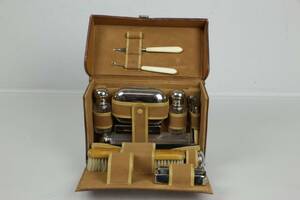 NECESSÄR, läder, med toiletteset