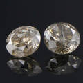 To uindfattede brillanter, ca. 1.39 ct. 2