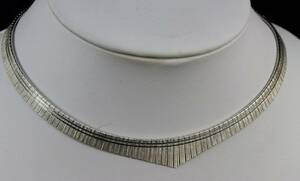Halsband