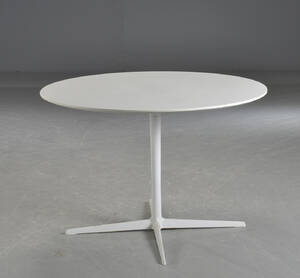 Rundt spisebord med 4 pasfod i aluminium.