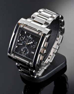 Les Cubeurs Geneve. Swiss Made herreur model DLS 55 BD med diamanter