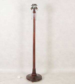 GOLVLAMPA, trä, 1900-tal.