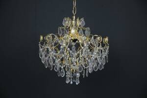 TAKARMATUR, behängd med prismor