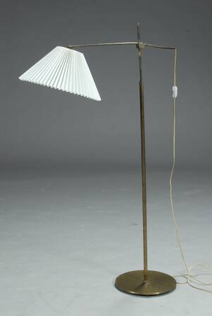 Le klint. Standerlampe, messing