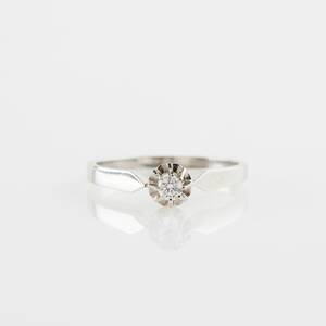 Ring 18 k vitguld briljant