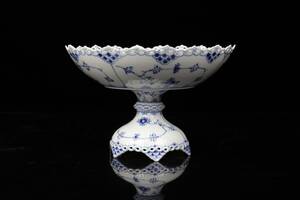 MUSSELMALET, skål på fot, Helblond, Royal Copenhagen